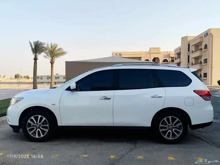 للبيع نيسان باثفندر 2WD نظيفة ممشى قليل بالاحساء 34