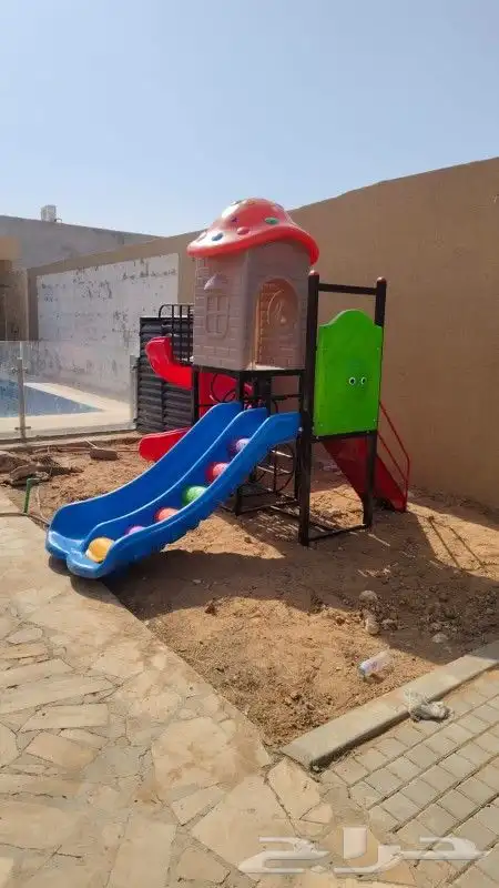 مراجيح وزحاليق خارجية وألعاب نفخ مائية وهوائية انواع مميزة 3