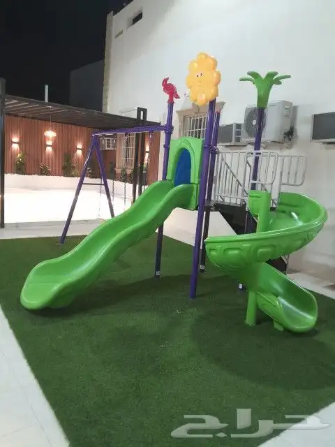 مراجيح وزحاليق خارجية وألعاب نفخ مائية وهوائية انواع مميزة 9