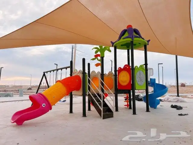 مراجيح وزحاليق خارجية وألعاب نفخ مائية وهوائية انواع مميزة 15