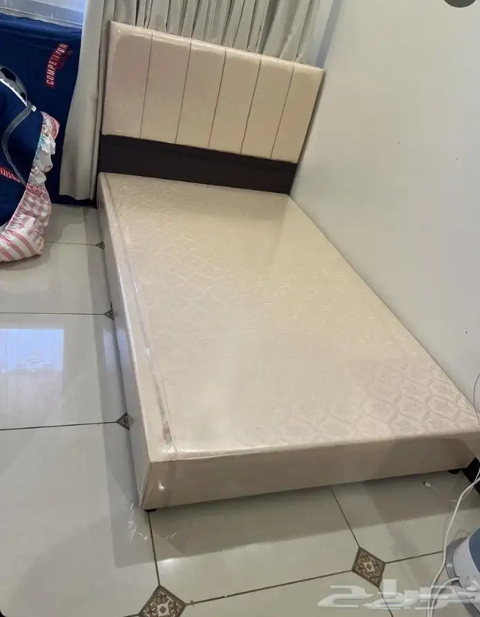 سرير حديد دورين ومراتب ودوليب وبطانيات كل شي متواجد 33