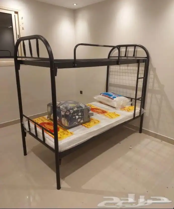 سرير حديد دورين ومراتب ودوليب وبطانيات كل شي متواجد 0
