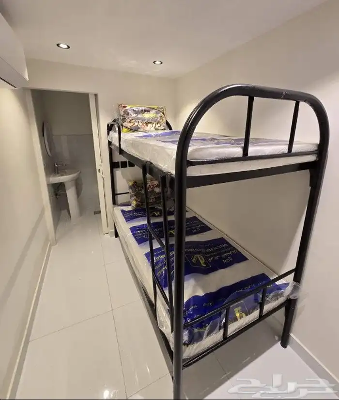 سرير حديد دورين ومراتب ودوليب وبطانيات كل شي متواجد 17