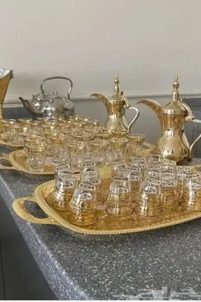 يوجد لدينا قهوجيين وصبابين وقهوجيات وصبابات داخل الرياض لكل 9