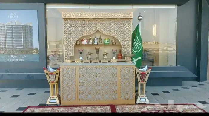 قهوجي وصبابين كراسي وطاولات 8
