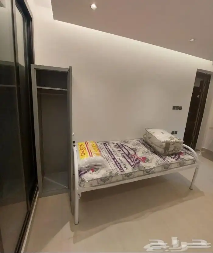 سرير حديد دورين ومراتب ودوليب وبطانيات كل شي متواجد 11