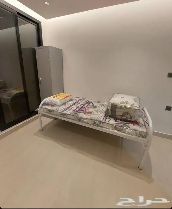 سرير حديد دورين ومراتب ودوليب وبطانيات كل شي متواجد 15