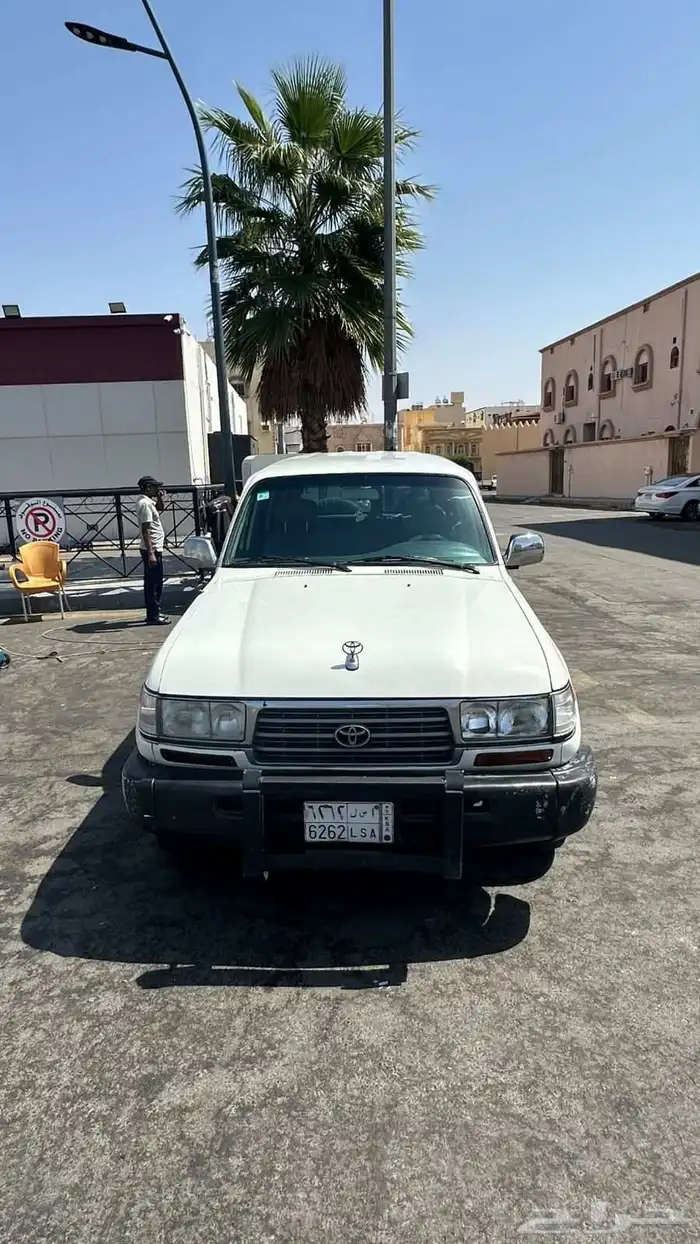 جيب صالون لاندكروزر 7