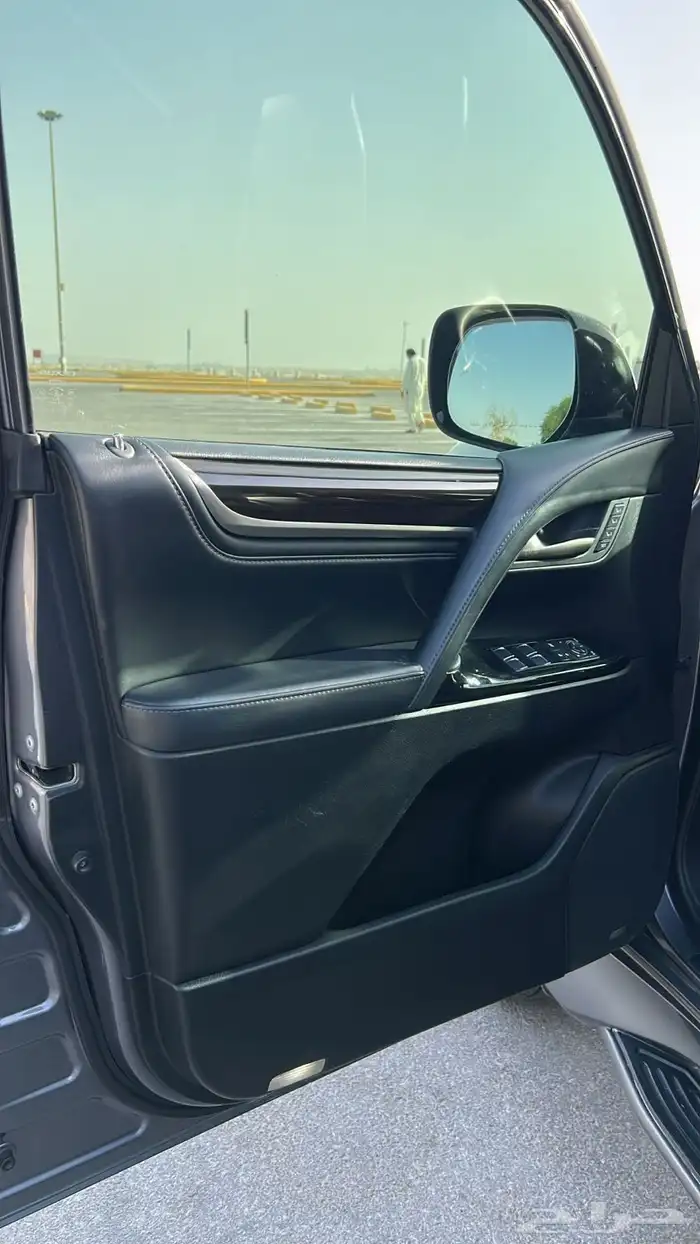 تم البيع جيب لكزس S-LX570 2018 10
