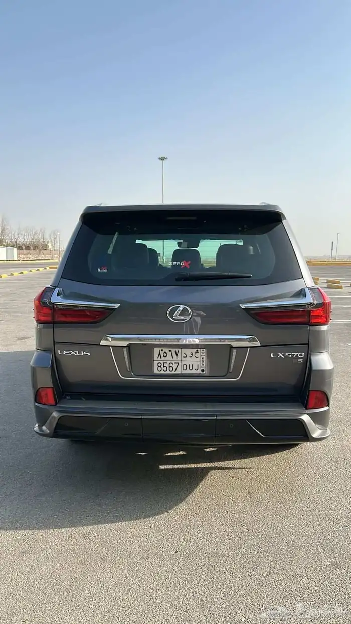تم البيع جيب لكزس S-LX570 2018 2