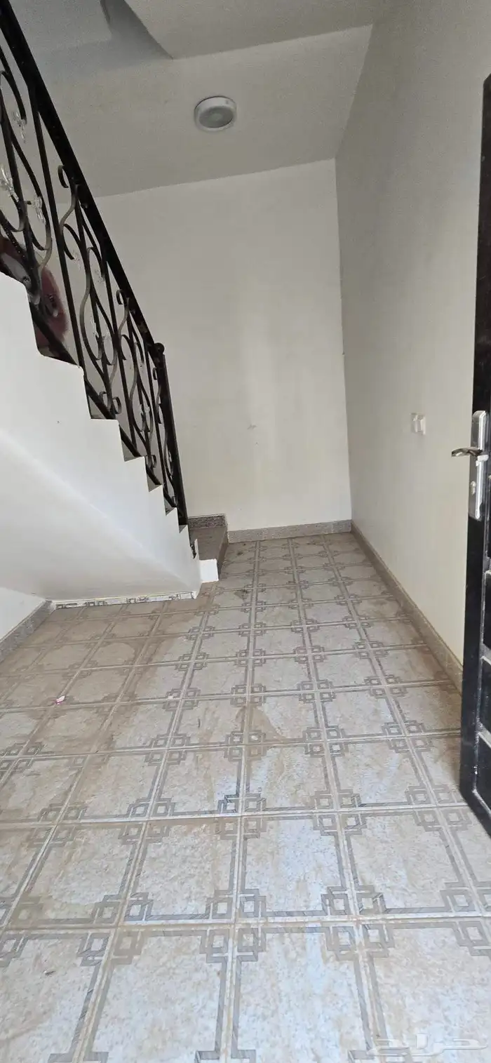 شقه للايجار بحي العوالي 4