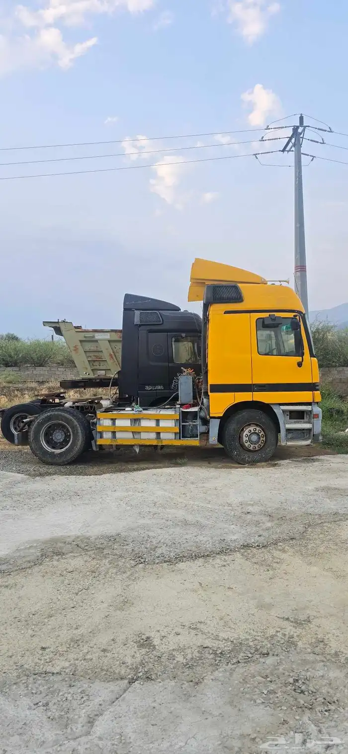 عدد 2روس اكتورس موديل 2001و2003 بصناديقها مقاس الصندوق 24 7