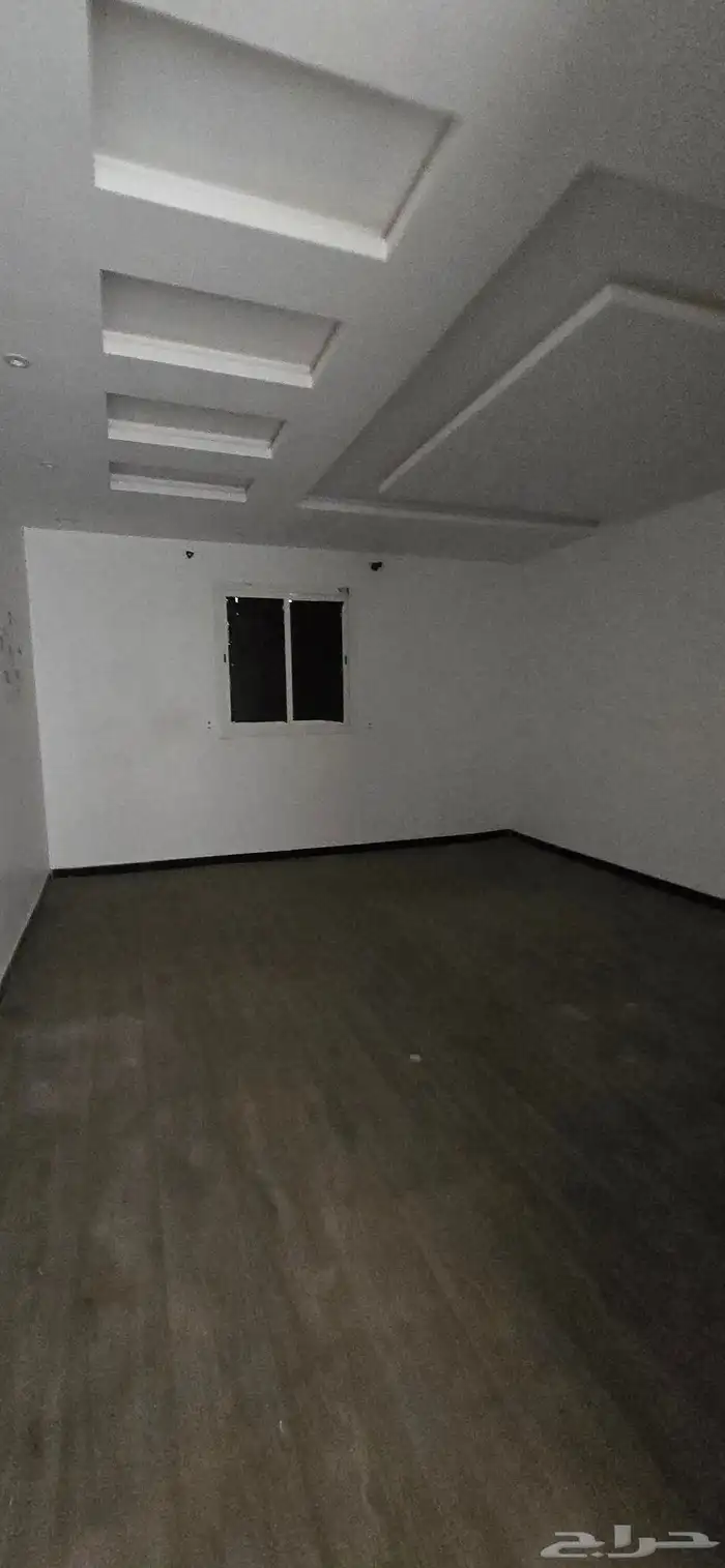 شقه للايجار بحي العوالي 8