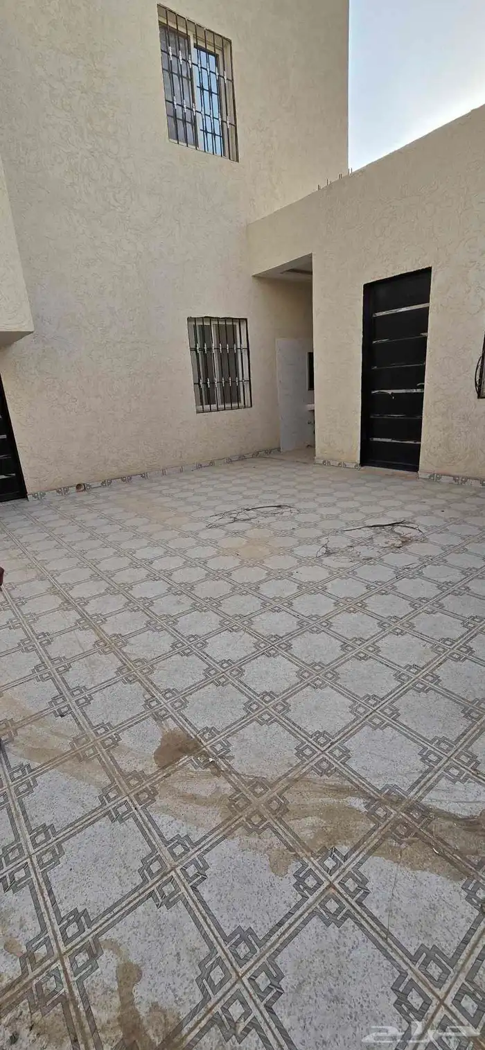 شقه للايجار بحي العوالي 1