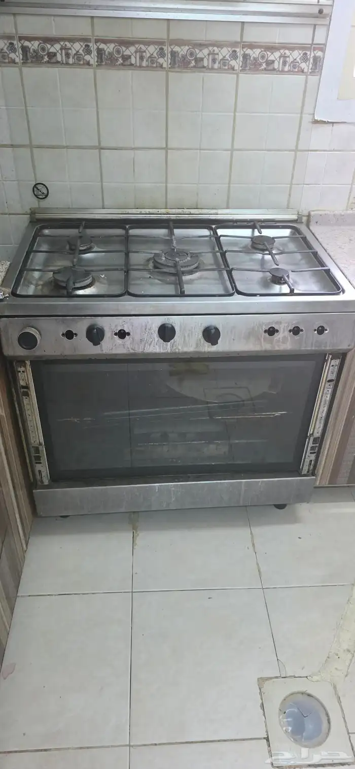 فرن قابل للاستخدام والسعر مانختلف فيه 0