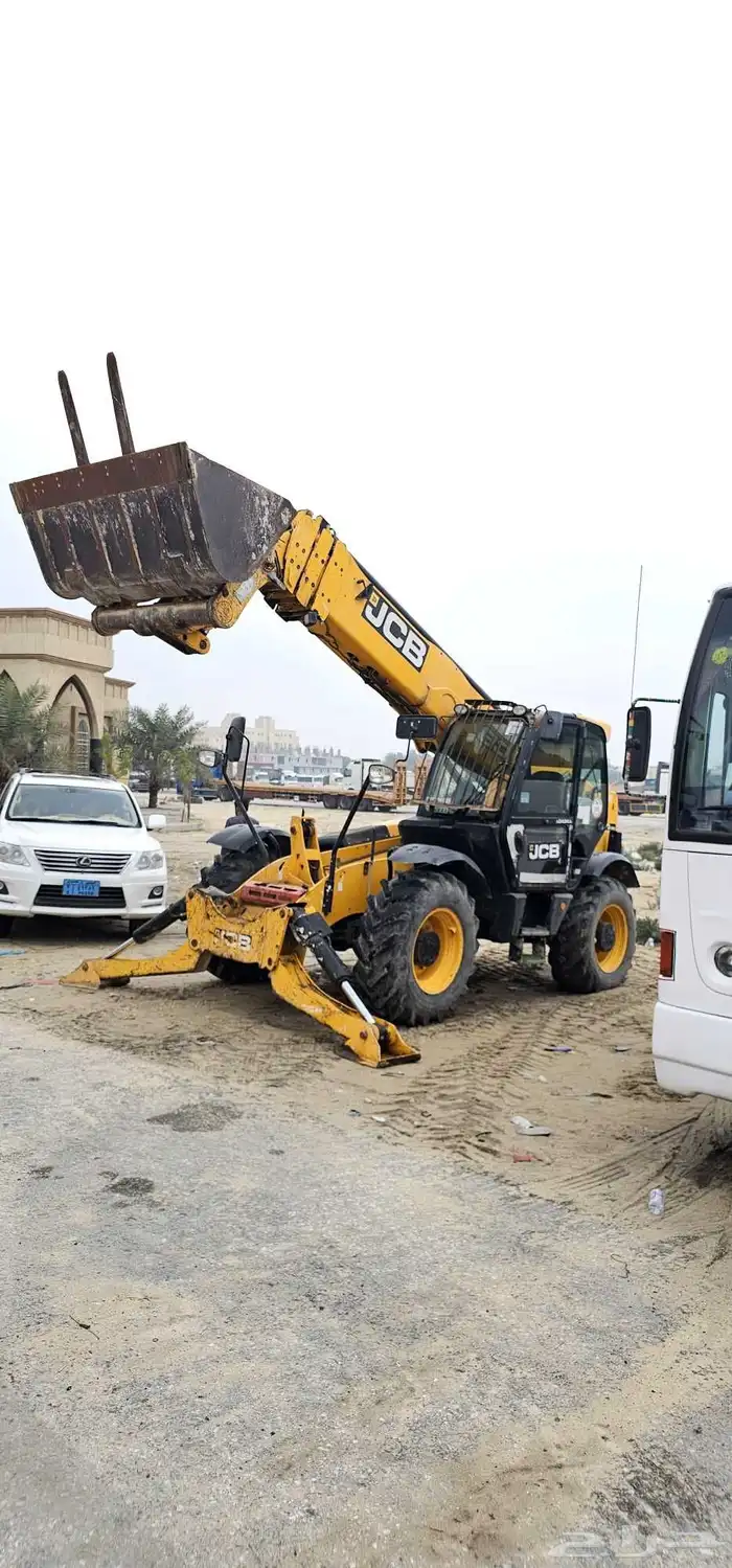 يوجد لدينا رافعات شوكيه وجي سي بي وكرينات للايجار 0