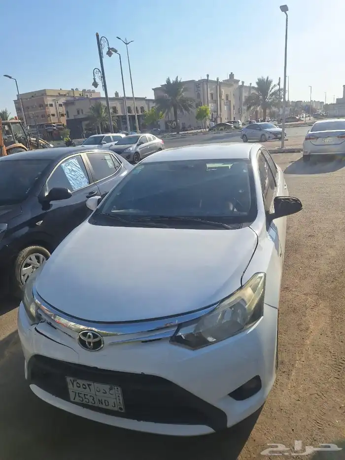 سياره للبيع تويوتا يارس 3