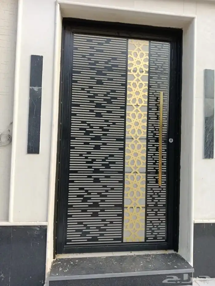 ورشة كيان الخليج للحداده المنيوم معلم محمد اجمل باكستاني 1