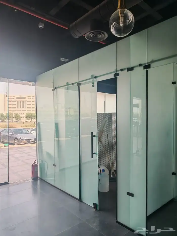 مكاتب زجاج سكريت 0