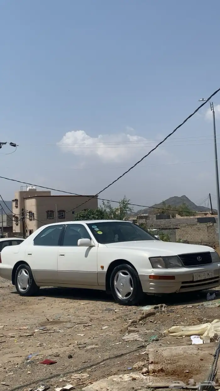 السلام عليكم اعرض لكم لكزس LS400 موديل 97 ممشى 830 سعودي 23