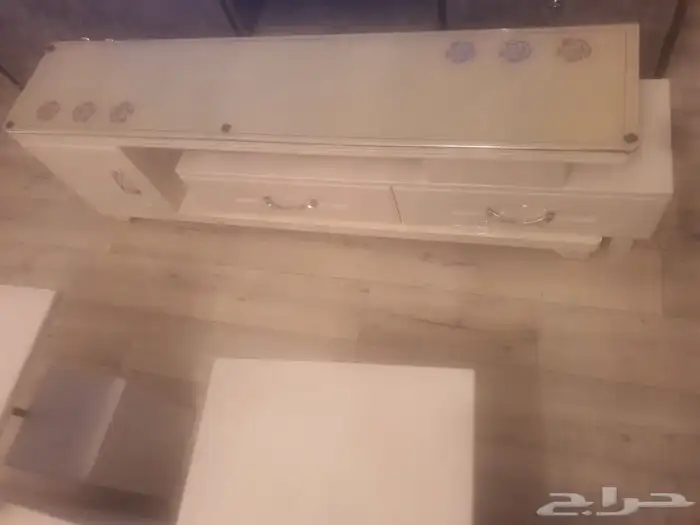 للبيع طاولات شبه جديده مكه الرصيفة 4