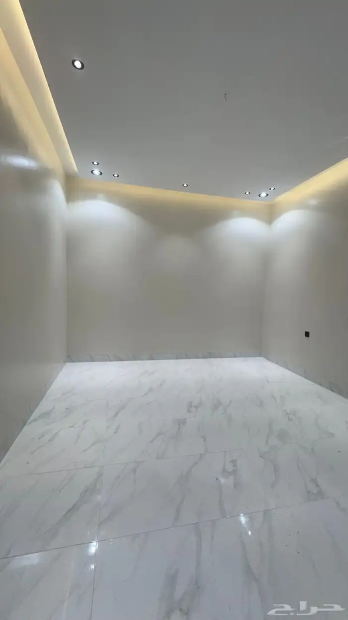 للبيع شقه 6 غرف vip مع سطح من 500 الف طريق ابها الخميس 16