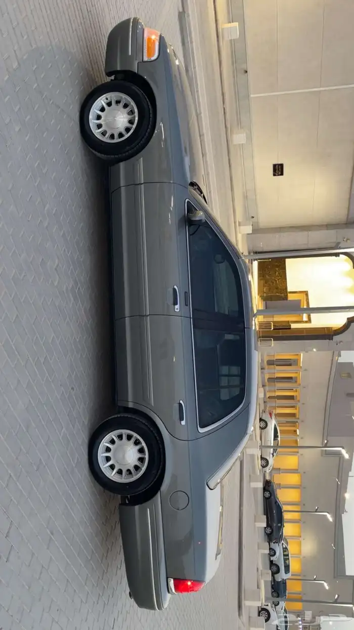 كراون فكتوريا مخزن او البدل بدل مناسب او لوحة رقم فردي 3