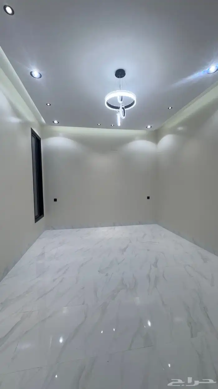 للبيع شقه 6 غرف vip مع سطح من 500 الف طريق ابها الخميس 8