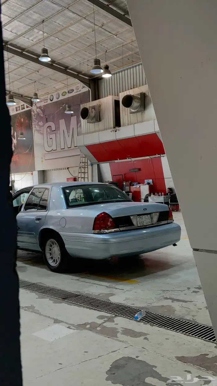 فورد فكتوريا مديل 2002 ممشى 300 مبيعات حكوميه للبيع 2