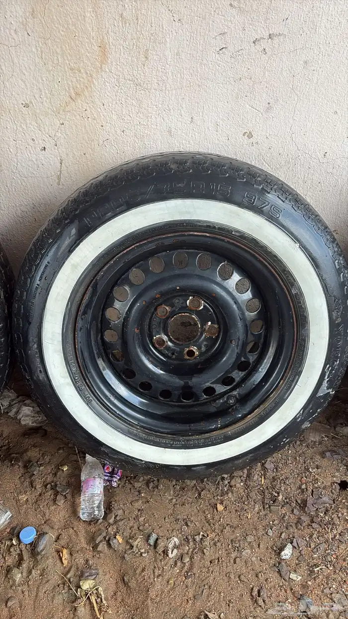 4 جنوط هايلكس نضيفه مابه طعوج يلزمها رش فقط وشخال وكاله مفرغ 1