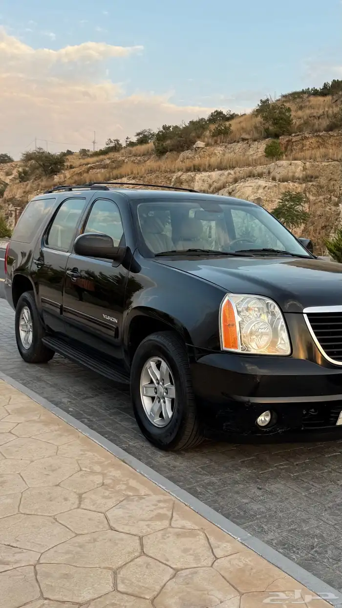 ( تم البيع )جمس اسود 2011 يوكن قصير SLE بدون دبل للبيع 2