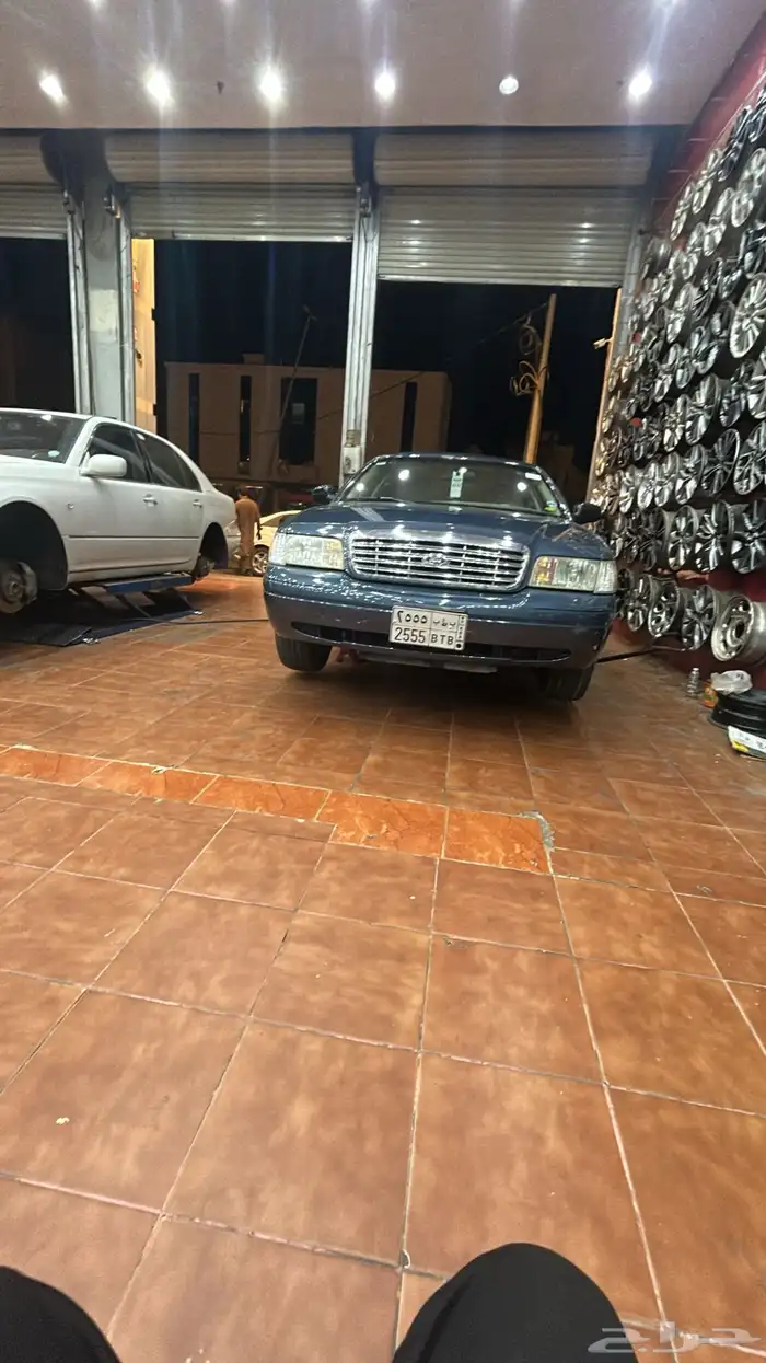 فورد كروان فكتوريا 2011 سعودي ماشي 124 الف للبيع 0