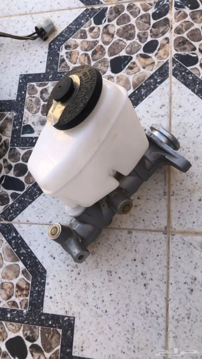 قطع هايلوكس و ربع و وكابرس 1