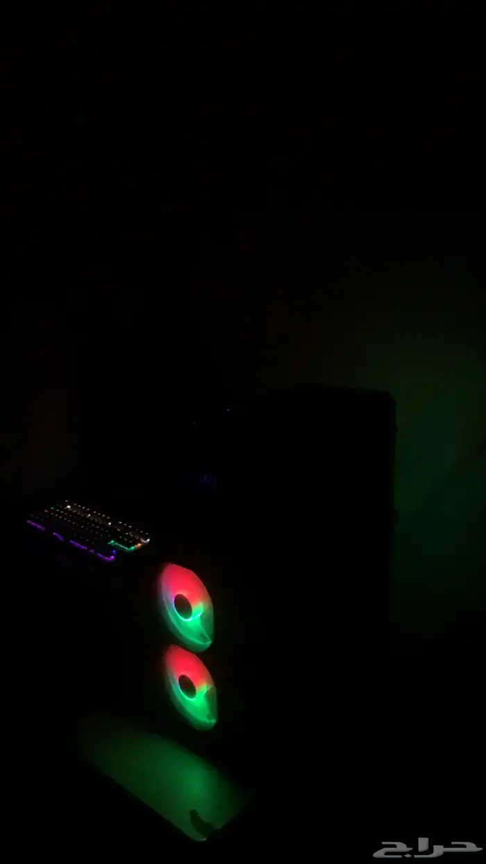 للبيع بي سي مع شاشه و ملحقاته 1