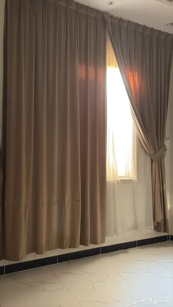 غرفة نوم شبه جديده للبيع لايتصل الا الصامل 3