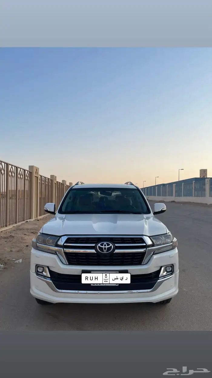 لاندكروزر GXR موديل 2020 تورينق فل كامل 0
