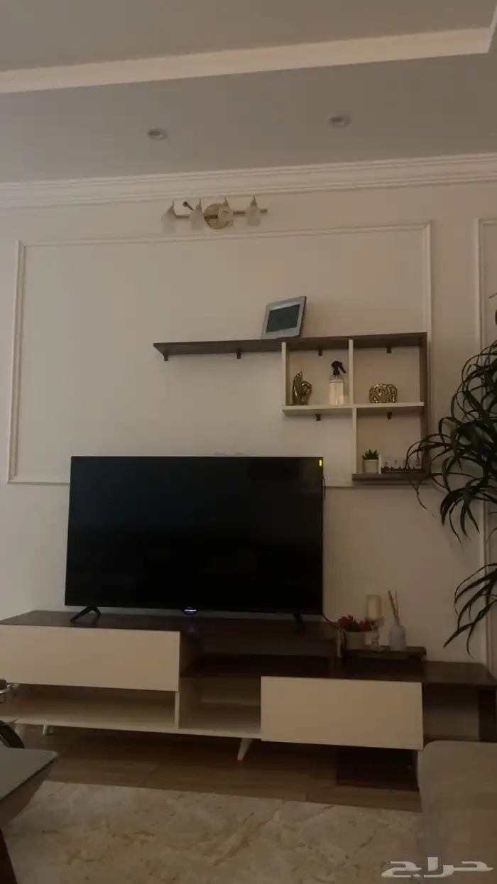 مكتبة تلفزون مع طاوله 0