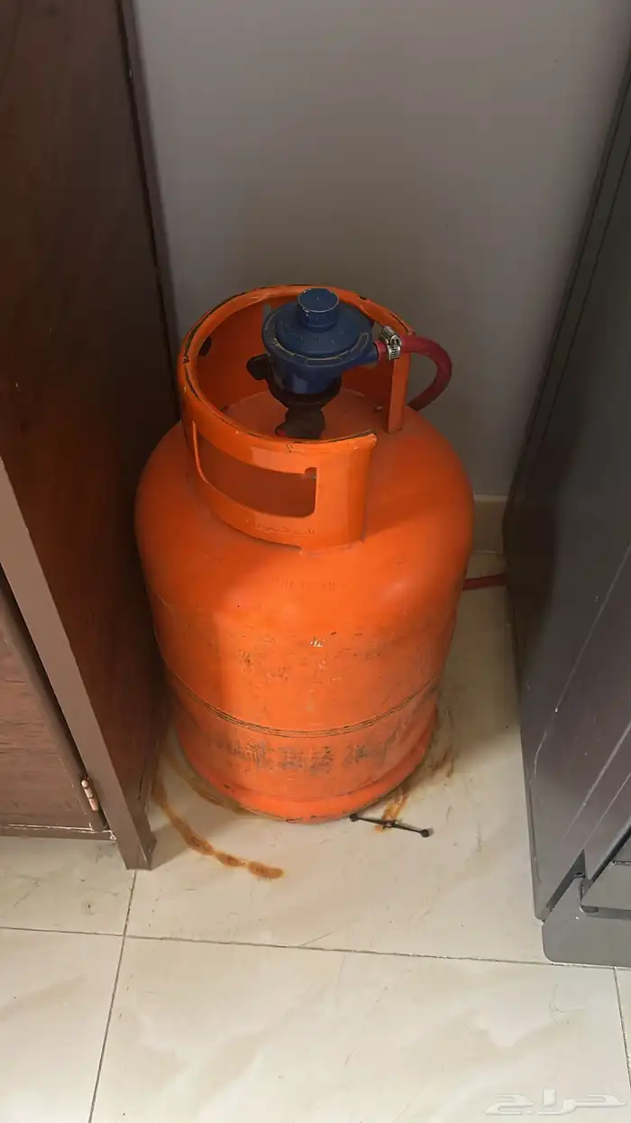 مكيفات مستعملة وانبوبة غاز للبيع 3