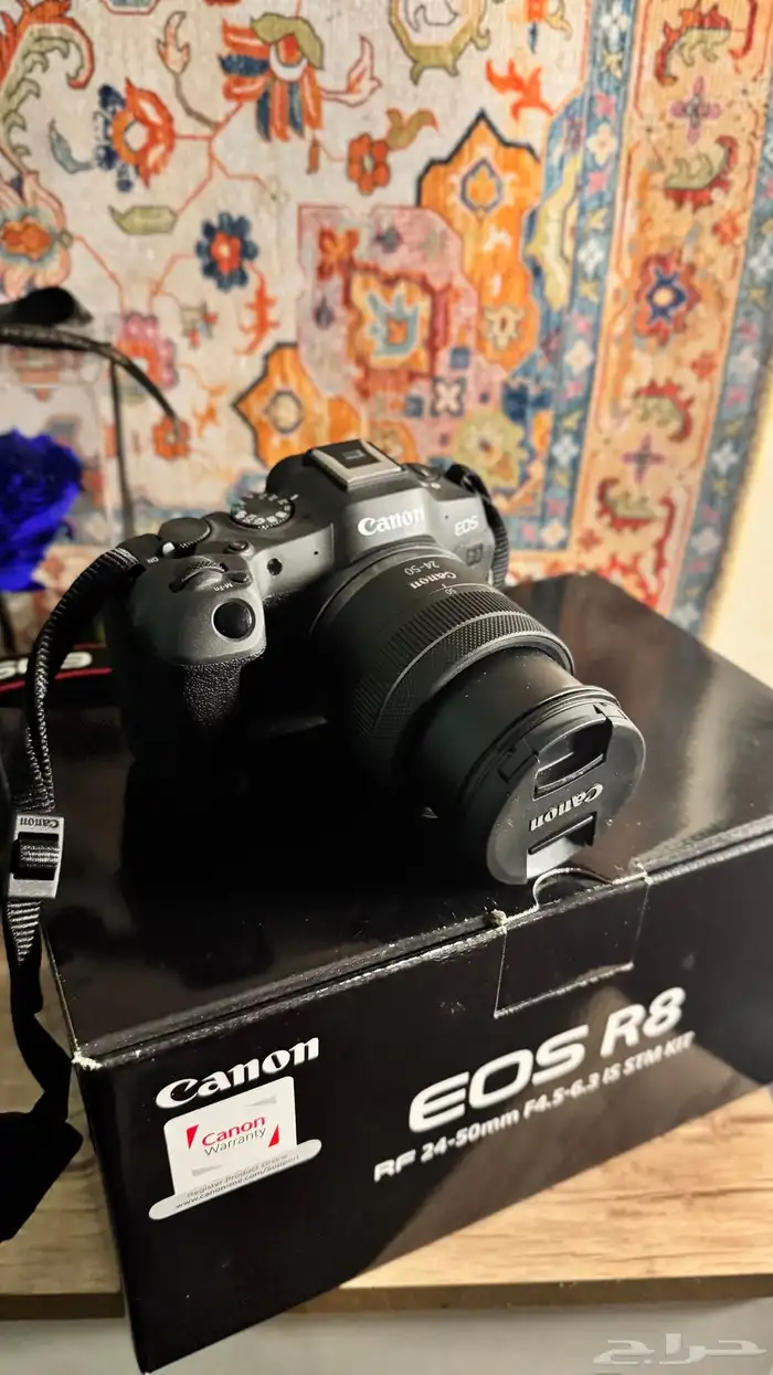 كاميرا كانون r8 0