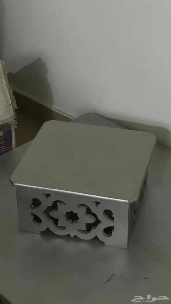 طاولة ارضيه مع 4 خدمه   طاولات خدمه 0
