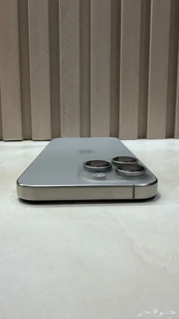 ايفون 15 برو ماكس ( تيتانيوم طبيعي ) . 7