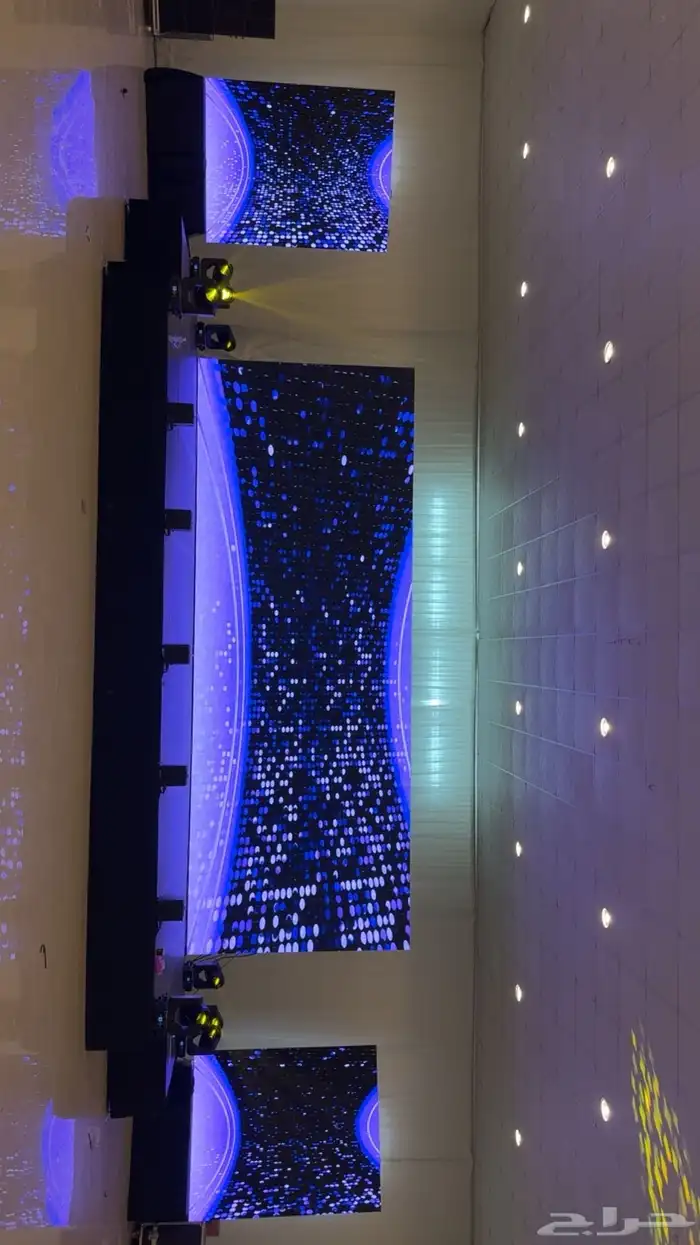 للبيع شاشة ليد p3 ان دور 40 متر بكامل اغراضها 11