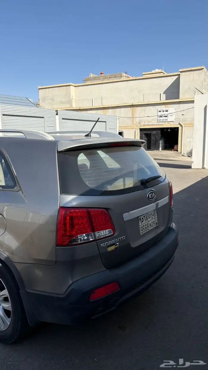 كيا سيرنتو 2012 دفع رباعي 9