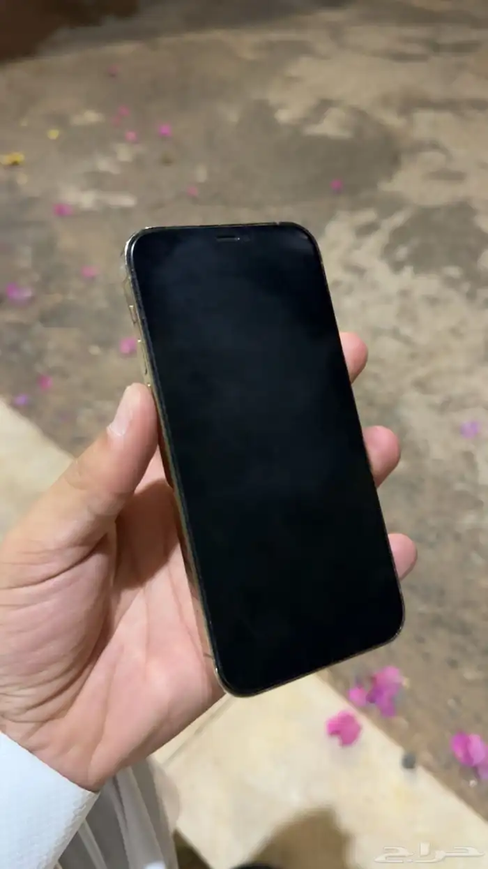 ايفون 12 برو 1