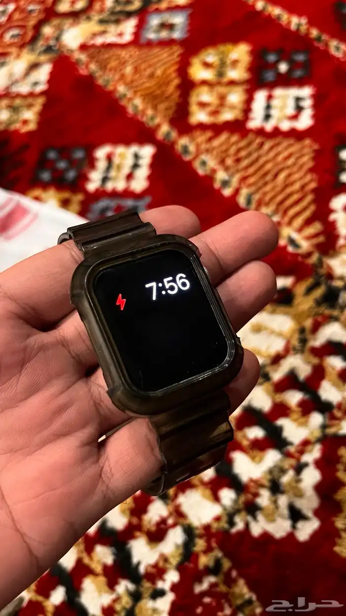 ساعة ابل SE 6