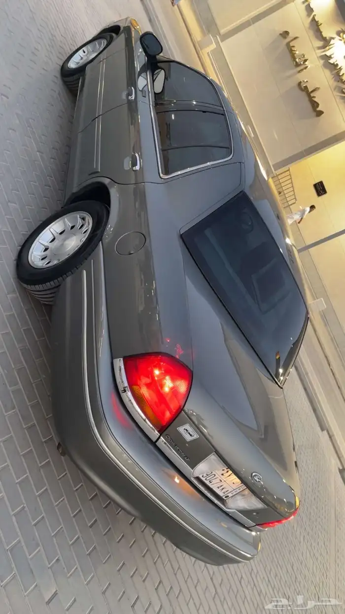 كراون فكتوريا مخزن او البدل بدل مناسب او لوحة رقم فردي 1