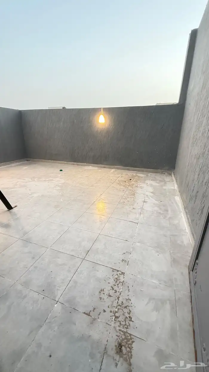 فيلا وشقتين للبيع حي بدر 15