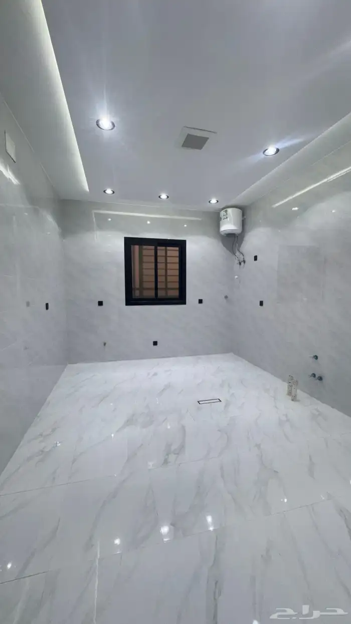 للبيع شقه 6 غرف vip مع سطح من 500 الف طريق ابها الخميس 11