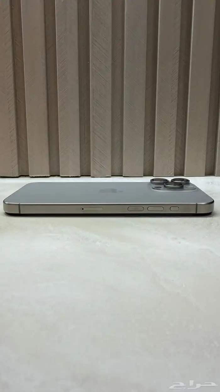 ايفون 15 برو ماكس ( تيتانيوم طبيعي ) . 8