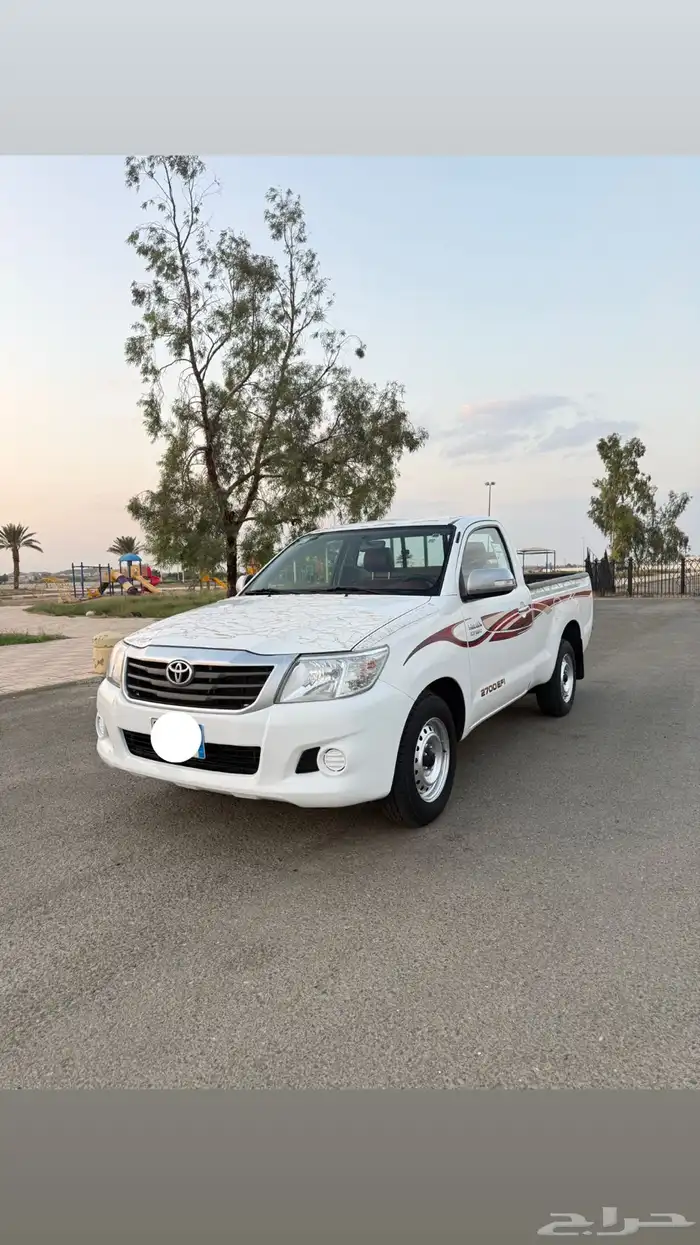 ( تم البيع ) هايلكس 2015 GLX . 0